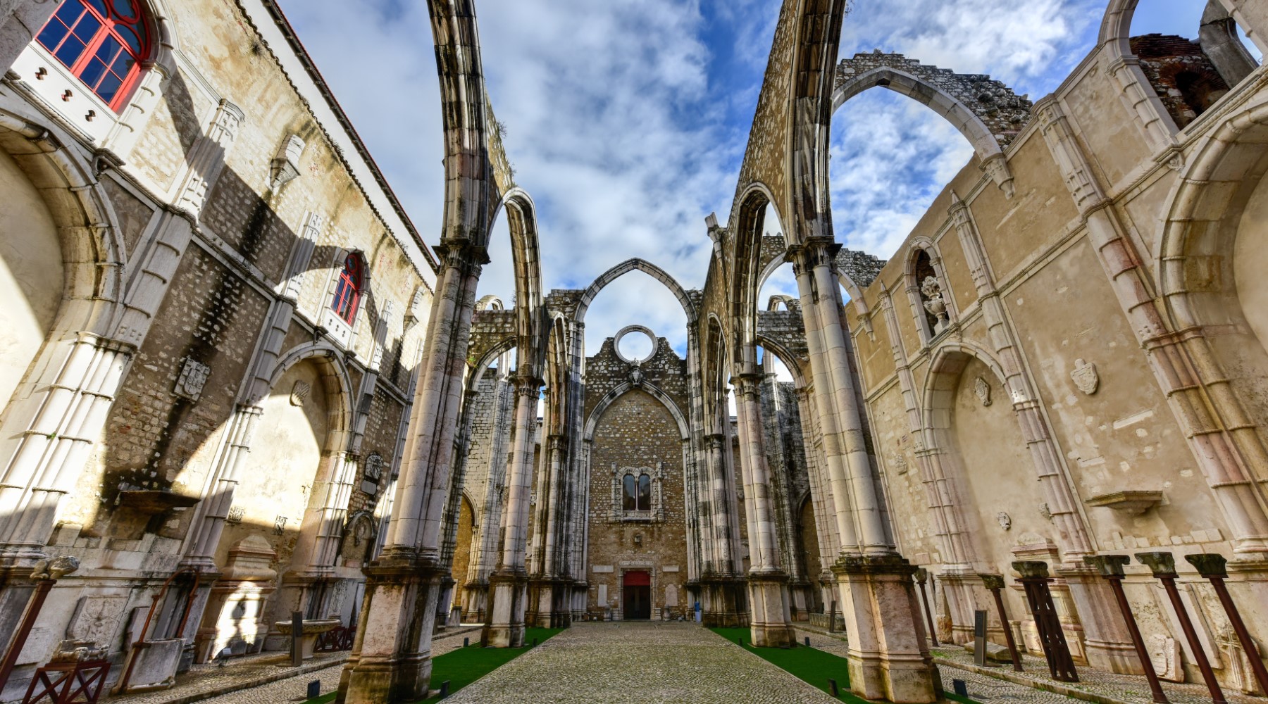 A História da Fundação de Lisboa: De um Porto Fenício à Capital Portuguesa hero image