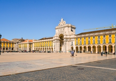 João Cotrim de Figueiredo: Uma Jornada de Líder Empresarial a Esperança Presidencial para um Portugal Moderno blog image